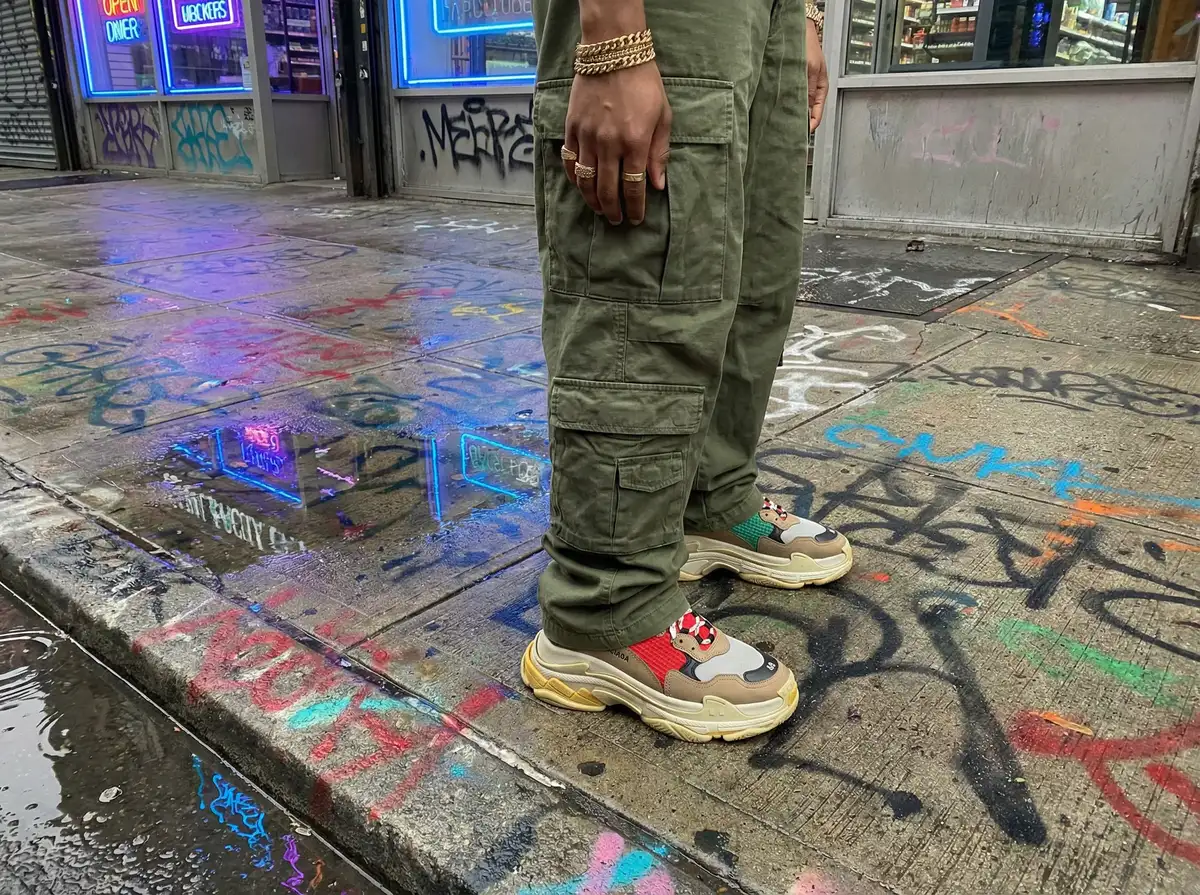 一层一层剥掉你的衣服视频 - 滑板鞋与街头穿搭细节